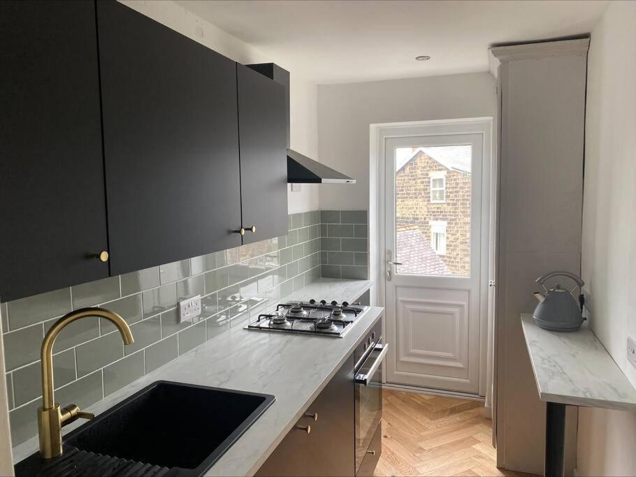 Dragon Parade Apartment Harrogate Exterior photo